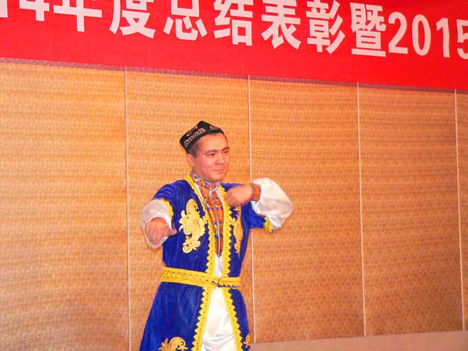 Staff of Tianshan Phatmaceuticals can both sing and dance well